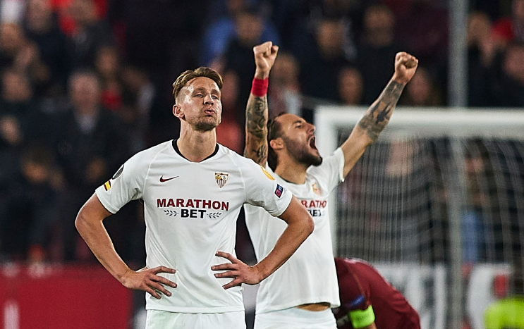 天行官方网站 -今晨阿贾克斯备战欧超杯；门线救险细节曝光；媒体盛赞；纪律约束更严格的简单介绍